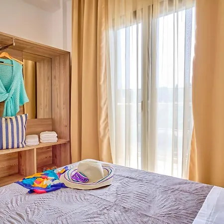 Sunflower Suites Gouvia Corfu Exterior foto
